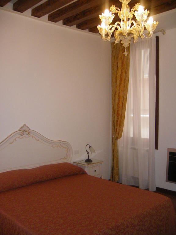 Ca' Luisa Venice Room photo