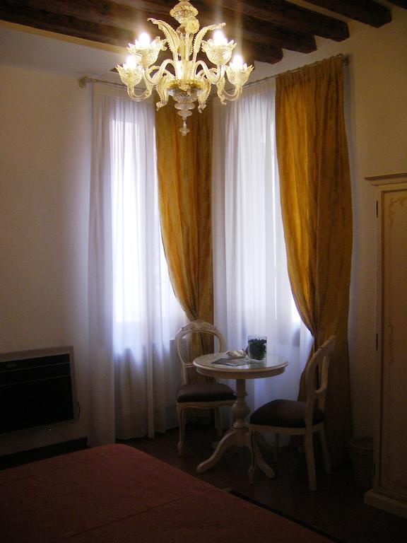 Ca' Luisa Venice Room photo