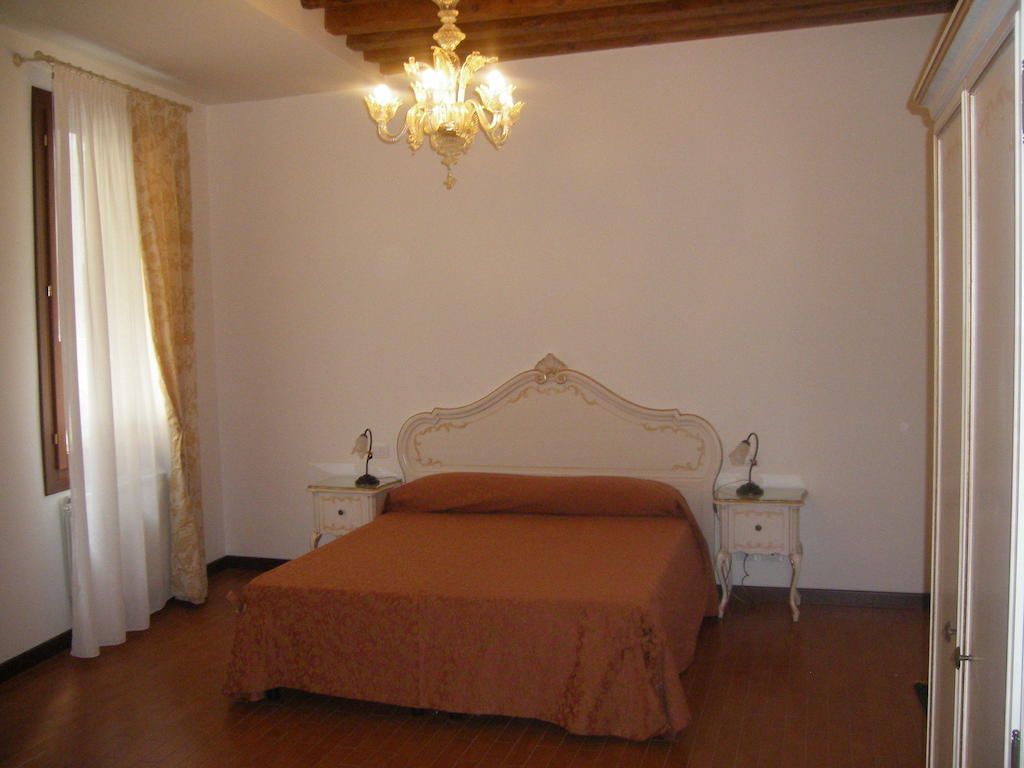 Ca' Luisa Venice Room photo